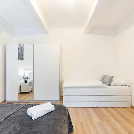 Calm Center Modern Apartment Bratislava