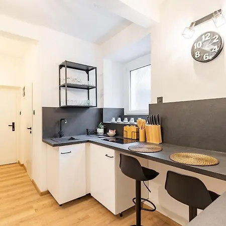 Calm Center Modern Apartment