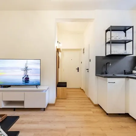 Old Town Garden Apartment With Private Courtyard Bratislava