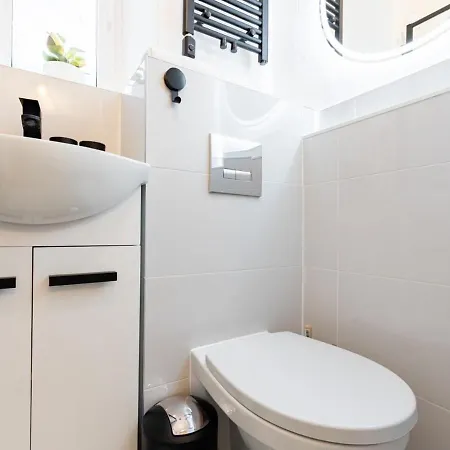 Old Town Garden Apartment With Private Courtyard