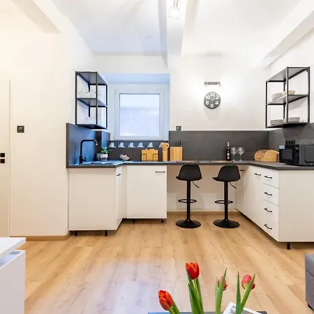 Appartamento Old Town Garden Apartment With Private Courtyard *
